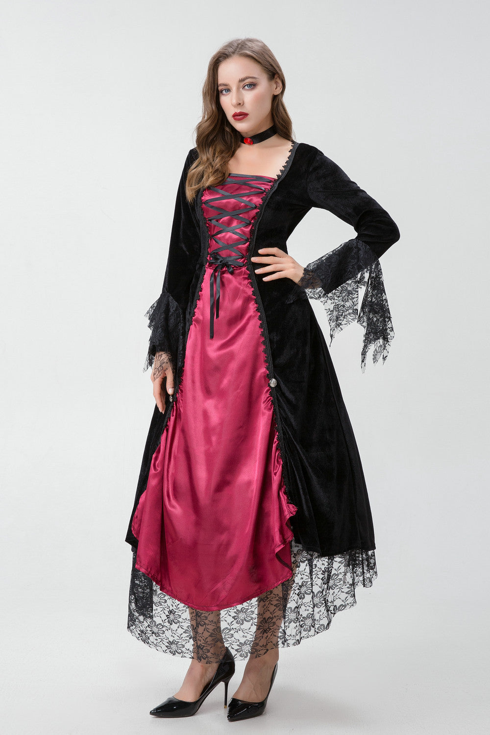 Gothic Vampire Queen Costume for Women, costume photo 5