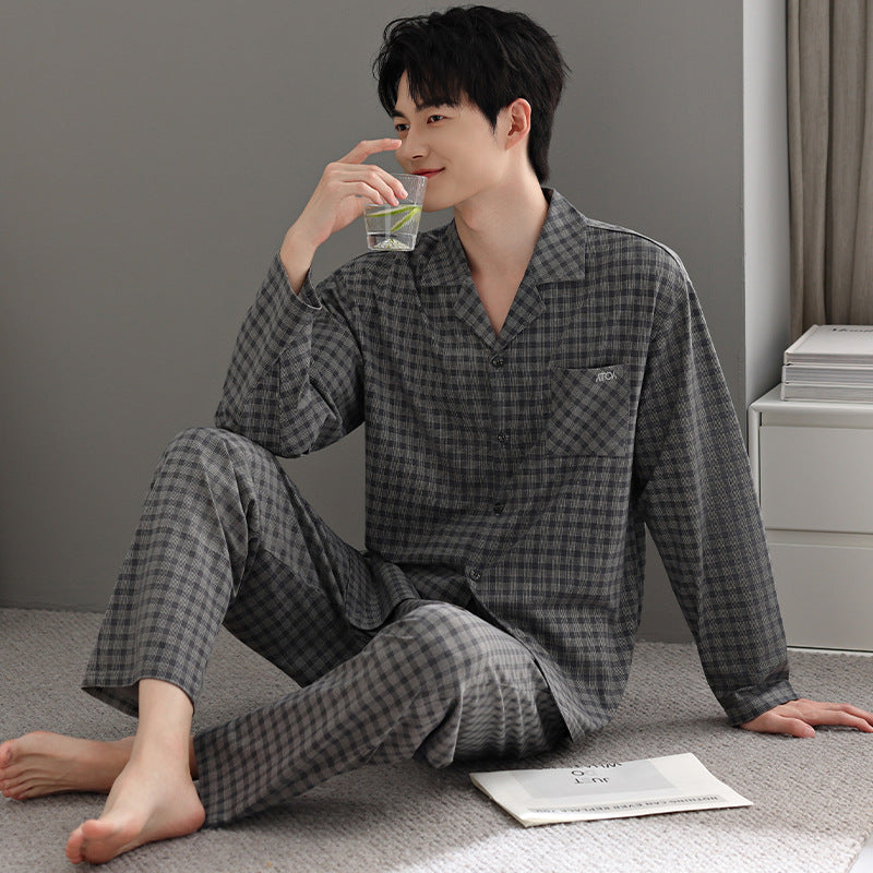 Long sleeved checkered pajamas set